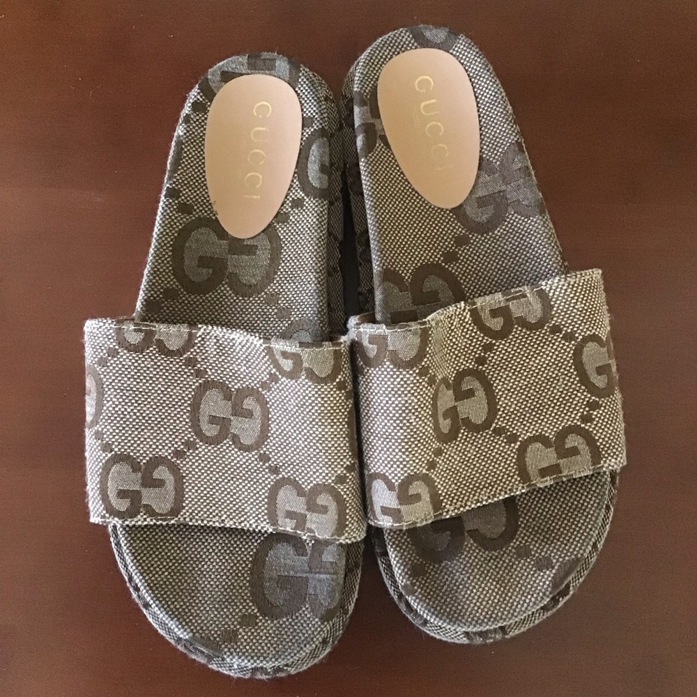 Gucci monogram platform slides Sz 40 US 9.5/10 - Picture 3 of 8